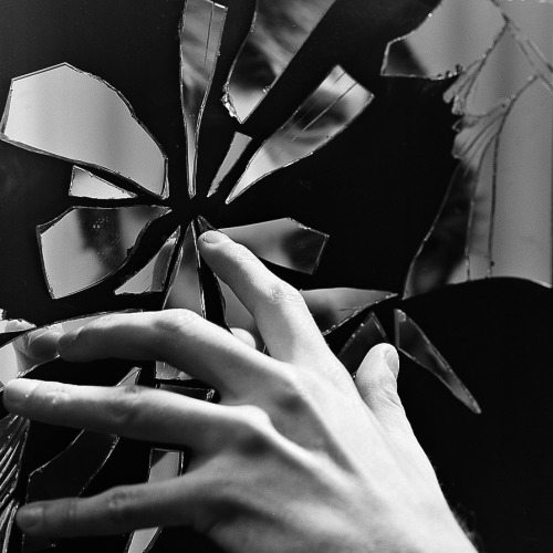 there is no real me.
