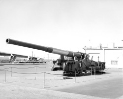 M65 280mm Atomic Annie  Upshot-Knothole Grable test, 15 kt yield W9 warhead at a range of ~7 miles; first and only artillery-fired nuclear shell; NTS, Nevada, Frenchman Flat, May 1953 more: wiki