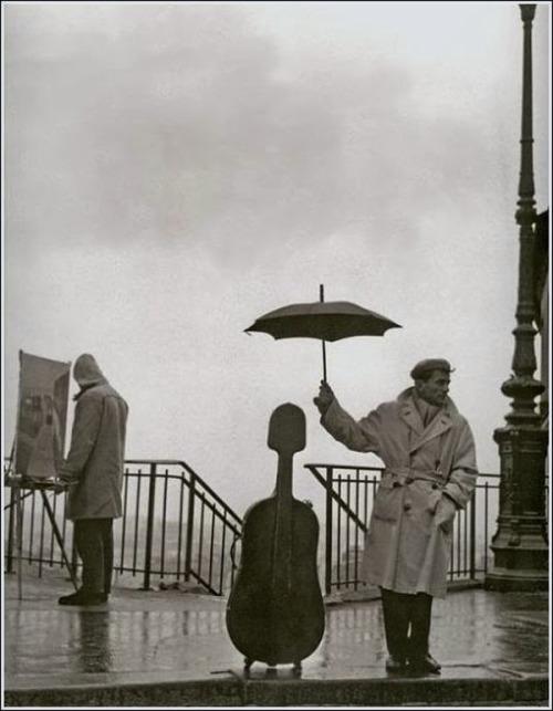 luzfosca:  Robert Doisneau Musicien sous la pluie, 1957 