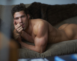 Aaronoconnellfan:  Aaron O’connell By Mariano Vivanco  