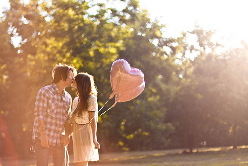 amor não é para se entender amor é para sentir.