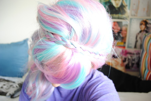 ✿ she's a carnival ✿