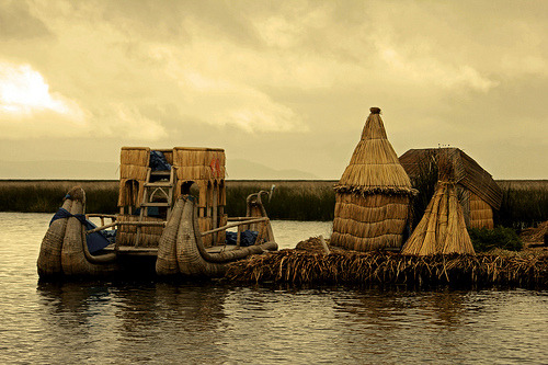 The floating islands of Uros, Lake Titicaca, Peru© mat56.