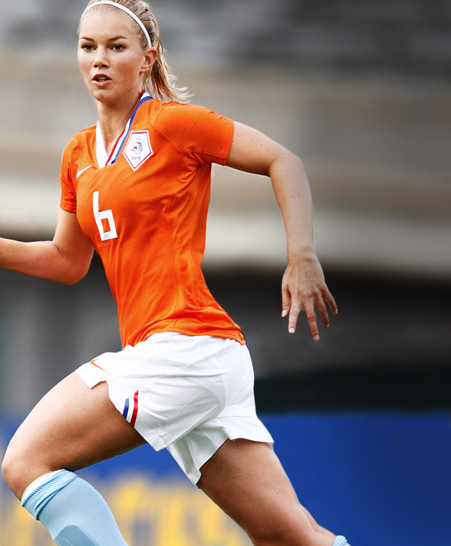 getsweaty:  Currently Loving: Female Footballers: Anouk Hoogendijk 