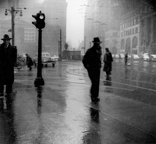 liquidnight:  Arthur Leipzig Rain, 1954 [via mudwerks via Mid-Century] 