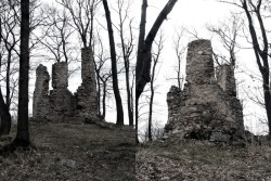 kitajgorod: Gallows Hill. A minor, remote hill, lost at the foots of former Riesageberche,  now Karkonosze Mountains. This place has a long and stark history. In  1677, Carl Heinrich von Zierotin, a local baron, ordered an erection of  the gallows, made