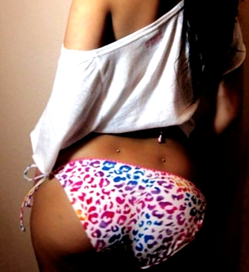 itsahme:  cotaloveskara:  sexiest piercing a girl could have, by far.   :o 