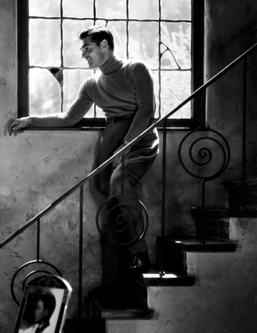 wehadfacesthen:Clark Gable, 1930s   - via oldfilmsflicker