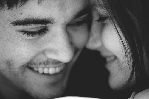 sdumg:  É automático, quando olho seu sorriso, não tenho como não sorrir também.  (SinceridadesdeumaGarota) 