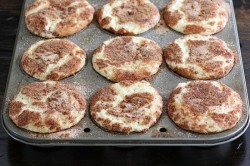 prettyfoods:  Snickerdoodle Muffins (via Tasty