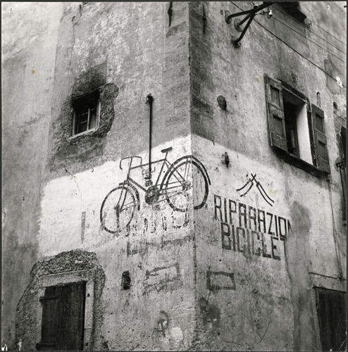chassepatate:  Awesome Vintage Bicycle adverts, Italy, 1950s Thanks to regardintemporel