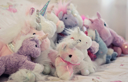 noorat:  aw need more teddies like this on my bed. 