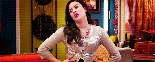  ”Ignore, não ligue, não responda. Se te criticam é porque você é importante.”  (Demi Lovato) 