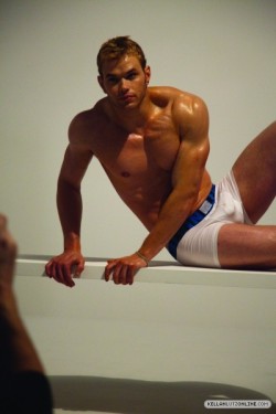 Kellan Lutz.