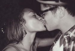 he kisses so perfecto *-*