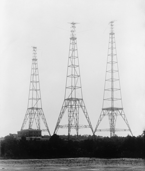 Radiotowers unidentified photographer for the National Photo Company, sometime between 1909-‘19via: LOC