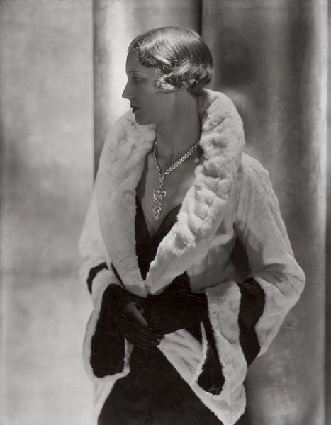 so30s:  Petite Manteau Callot, Paris, 1930 by George Hoyningen-Huene   Aaaaaa!