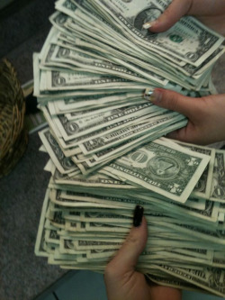 Throwin racks …. clap that ass !-Flocka