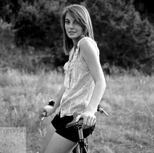femmeetvelo-blog: Model: ChristinaPhotographer: Zachary HuntBicycle: Path Racer style by Zachary Hun