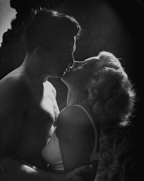  John Garfield & Lana Turner ~ The Postman Always Rings Twice (1946) 