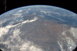 Venezuela desde el espacio [via Astro_Soichi]