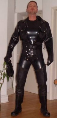 rubbermayhem:  He can have his way with me any time  Nice fit