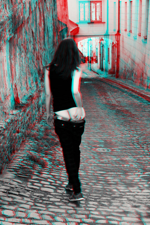 libraryvixen:  Feature Artist: Jiri Ruzek jiriruzek:  (via 3D Nude Art Anaglyphs | Photogallery | Jiri Ruzek Photography)  