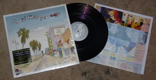 theressomuchsunwhereimfrom:  mynameispj:  Everything In Transit - Jack’s Mannequin (2010 reissue)  WHOA WHOA WHOA WHY DID I NOT GET AN INSERT/LYRIC BOOK LIKE THAT?? OH THAT’S RIGHT, BECAUSE BECAUSE SOUND MATTERS SUCKS. 