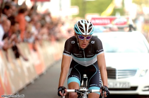fuckyeahcycling:Amstel Gold 2011Andy Schleck’s solo attack didn’t work out, he was caught on the fin