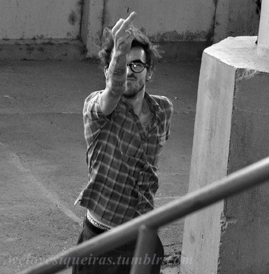 gabrielcezar:  Gente, estou tentando manter meu bom humor, colaborem. (PC Siqueira) 