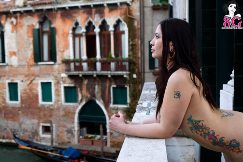 LicanRay - Ciao Venezia: Suicide Girls