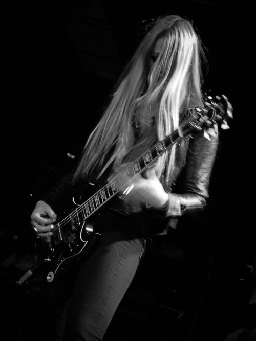 fuckyeahdoom:Liz Buckingham of Electric Wizard 