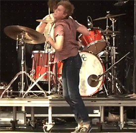 caldecotttunnel:  Can we all please just take a moment to appreciate Andrew McMahon’s epic dance moves?  ROFL