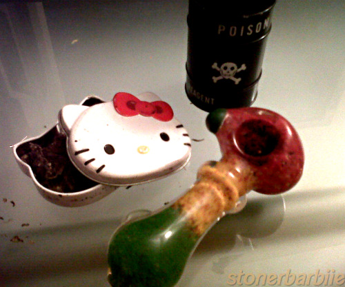 stonerbarbiie: i miss this pipe