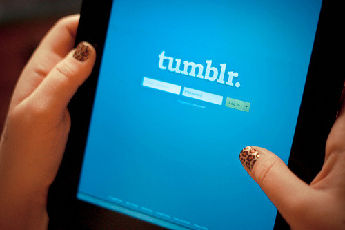  Orkut: Essa sou eu.Formspring: Essas são as coisas que eu gosto.Twitter: Essa é minha rotina.Tumblr: Esse é meu coração. 