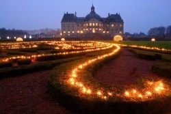 conflictingheart:  Gardens of Vaux le Vicomte