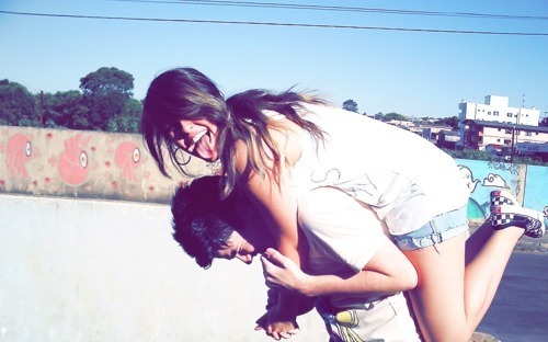 sonhosdeumadoolescente:  Um garoto e uma garota podem ser amigos, mas quando chegar a um ponto, eles vão se apaixonar. Talvez temporariamente, talvez por muito tempo, talvez tarde demais, ou talvez para sempre.  500 days of summer. 