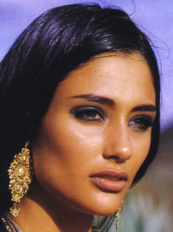 nativeskins:  modelsofcolor:  Brenda Schad, a popular Native American Model in the 90’s  This is a proper Native Model.   Oh my God she&rsquo;s absolutely STUNNING.