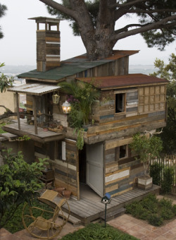 sunsurfer:  Treehouse, Hyeres, France  photo by ethanhayeschute 