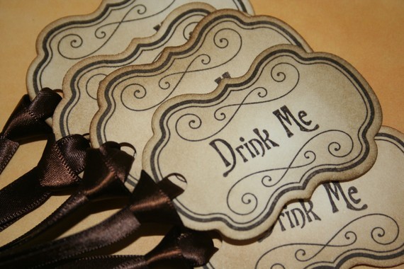austeritymeasures:  Totally dreamy “Drink Me” labels from AnistaDesigns on etsy