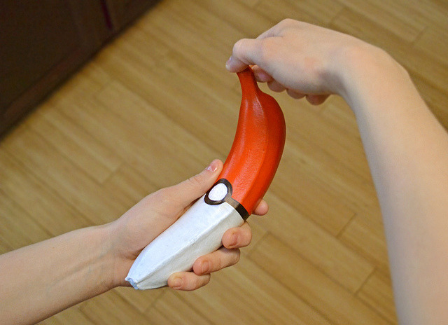 son-goku:  neonheartday-gloweyes:  Banana, what are you doing. You are not a pokeball,