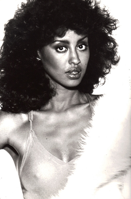 novembersfinest: blackgirlphresh: wildlystaccato:  Ms. Phyllis Hyman  and this is what she sounds li