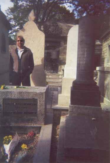 fuckyeahbizarrestuff:   Jim Morrison has been dead for almost four decades but a