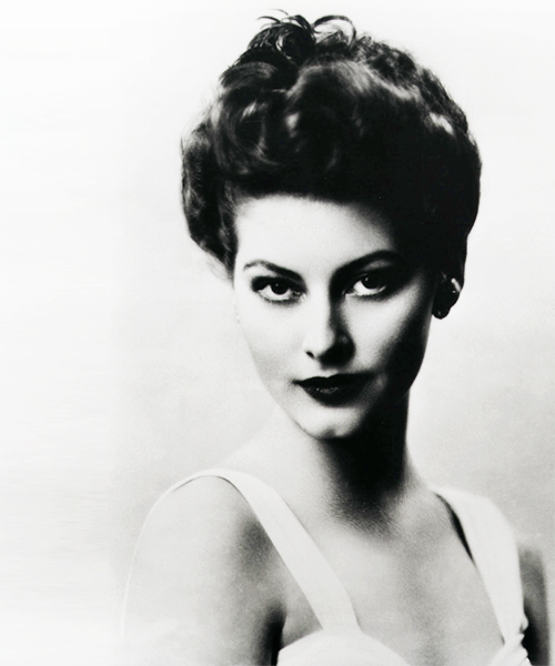 oldfilmsflicker:  missavagardner:  Ava Gardner age 16  life’s not fair 