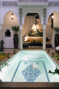 mermaidkristyn:  can this be my crib ?! 