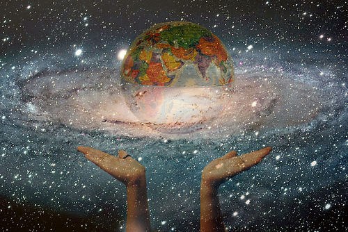 bove:  i’ve got the whole world in my hands. (by inficio) 