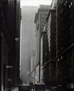 Luzfosca:  Berenice Abbott Vanderbilt, From E. 46Th Street, Manhattan, 1935-1938