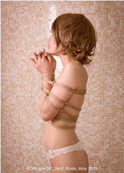 ropemagic: “alternative: side A&ldquo; via ROPE MAGiC Tunblr.に漂っていた自分の写真をリブログ。