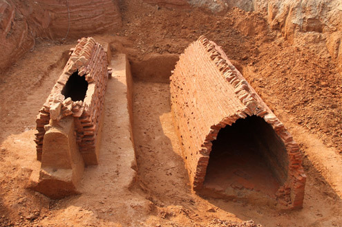 anthrocuriosities:Two ancient tombs unearthed in Hanoi’s new urban center