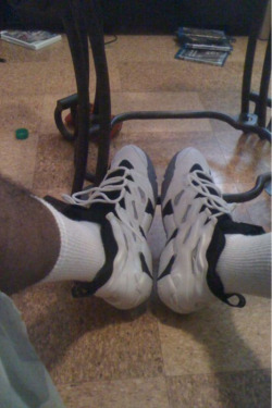 My man Lee had the Agassi&rsquo;s on. Whatchu kno about them? Yikes